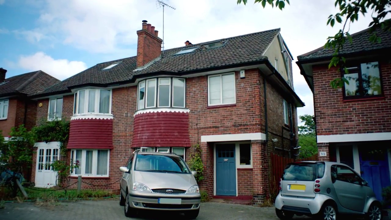 Dismaland-V2NG-MgHqEk.mp4