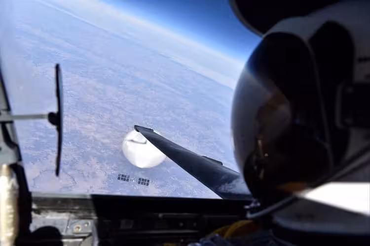 chinese-spy-balloon-selfie-0