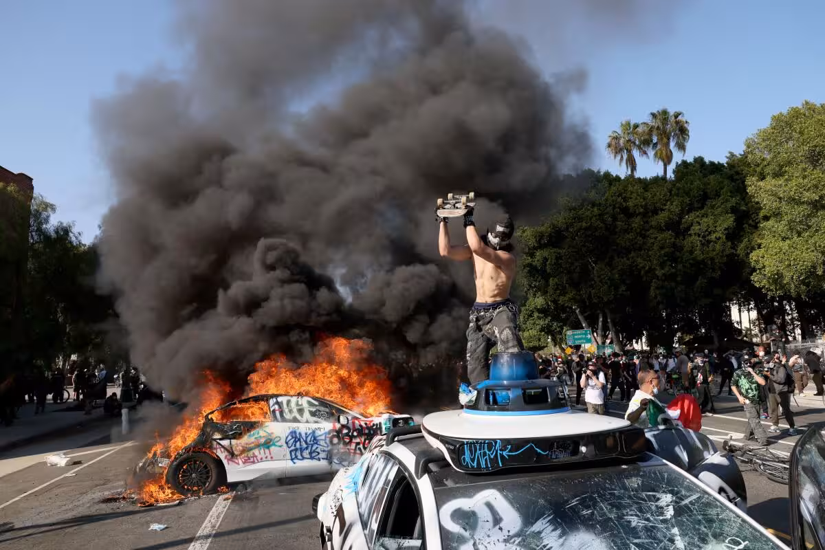 1509627-me-ice-immigration-protest-r
