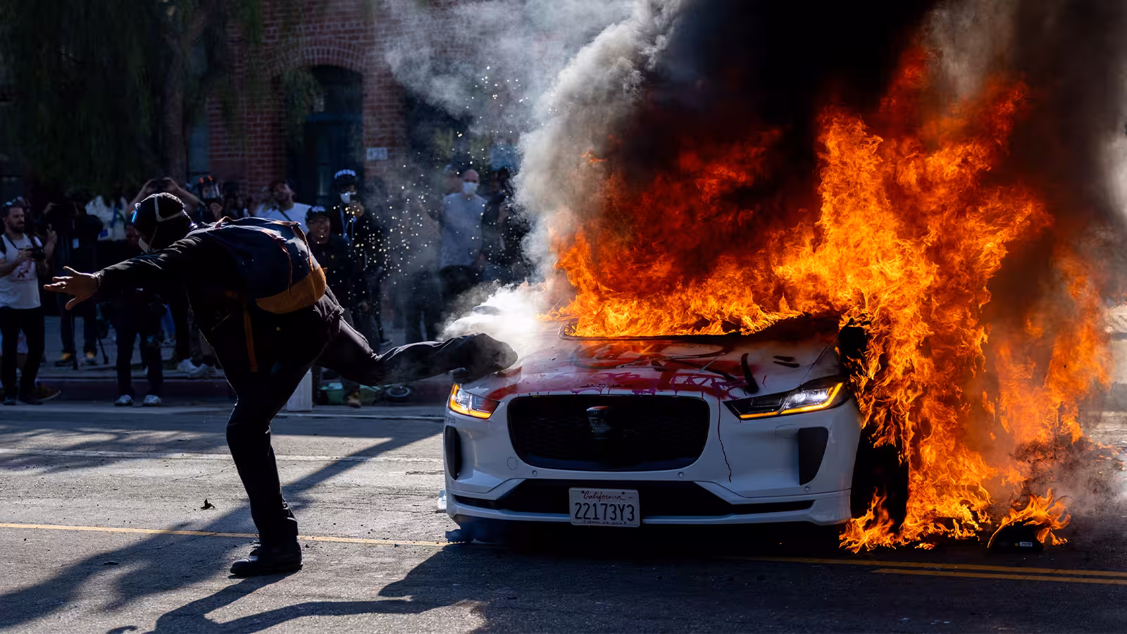 waymo-car-fire-los-angeles-protest
