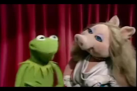Peaches Fuck The Pain Away as sung by Miss Piggy [xRrum4UbowY].webm